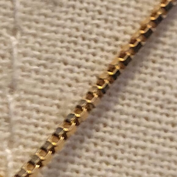 18" 14K Gold Box Chain Necklace - Picture 3 of 7